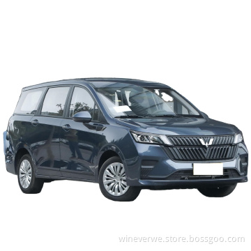 1.5 L 2022 Gasoline Automobile Car  Wuling Jiacheng Black Color 170 km/h 5 Doors 7 Seats Made in China